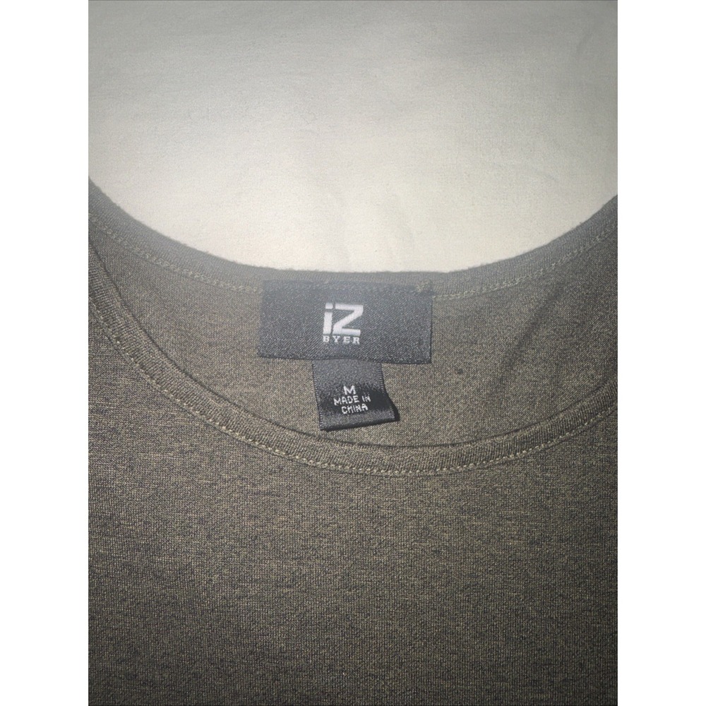 iZ Byer Women's Olive Green Slit 3/4 Sleeved Shirt Size Medium Stretch - Picture 3 of 7
